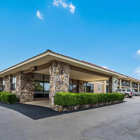 Quality Inn & Suites Hot Springs-Lake Hamilton מראה חיצוני תמונה