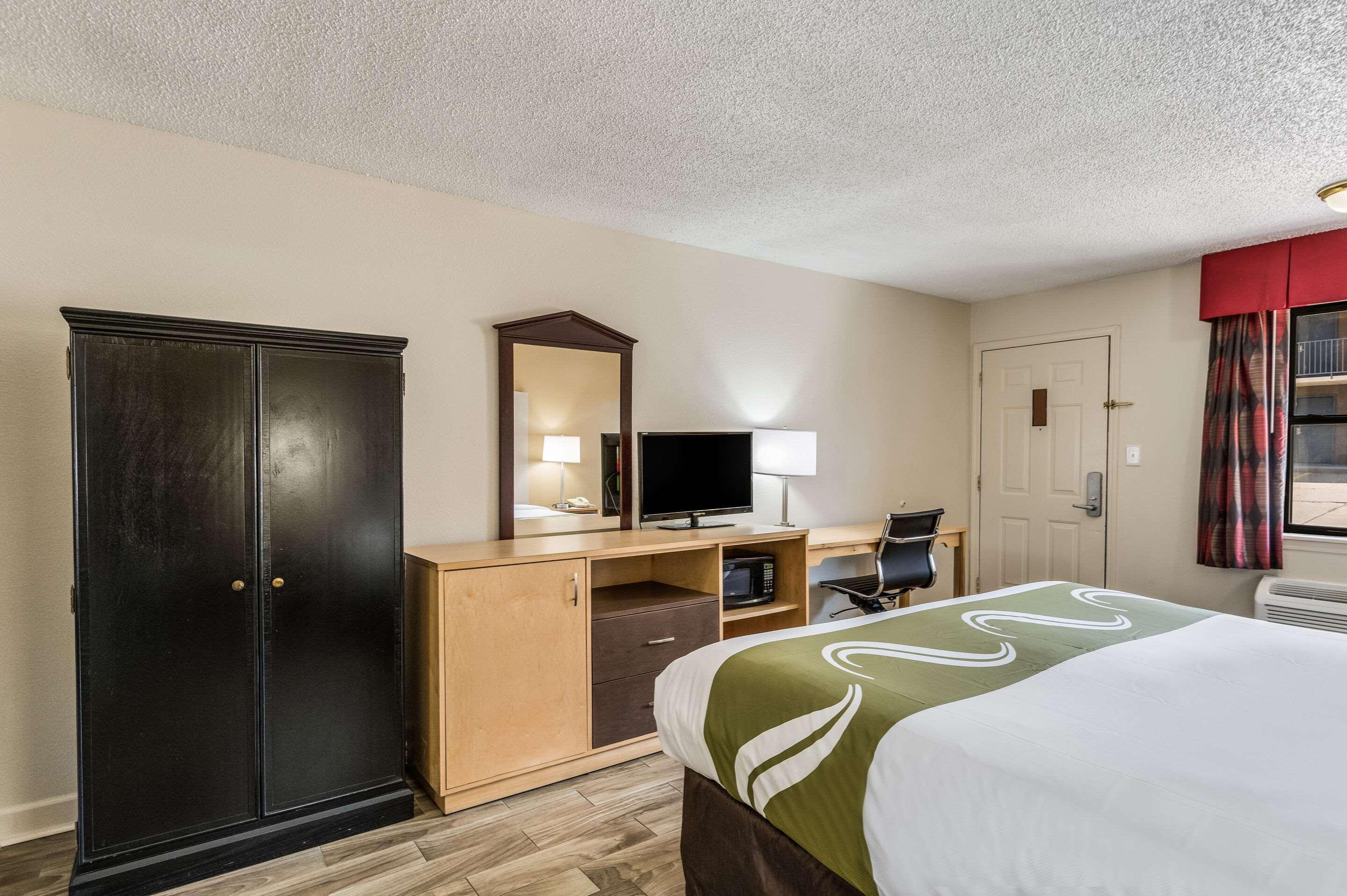Quality Inn & Suites Hot Springs-Lake Hamilton מראה חיצוני תמונה