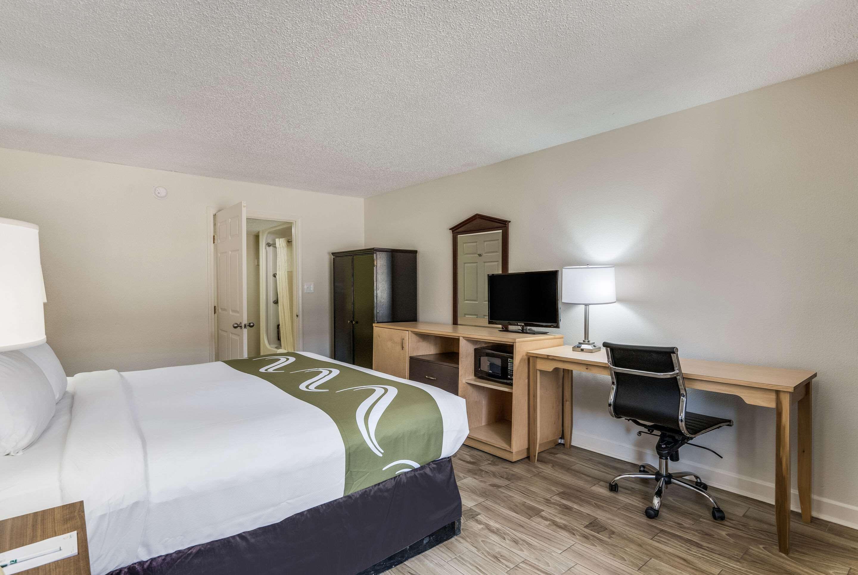 Quality Inn & Suites Hot Springs-Lake Hamilton מראה חיצוני תמונה