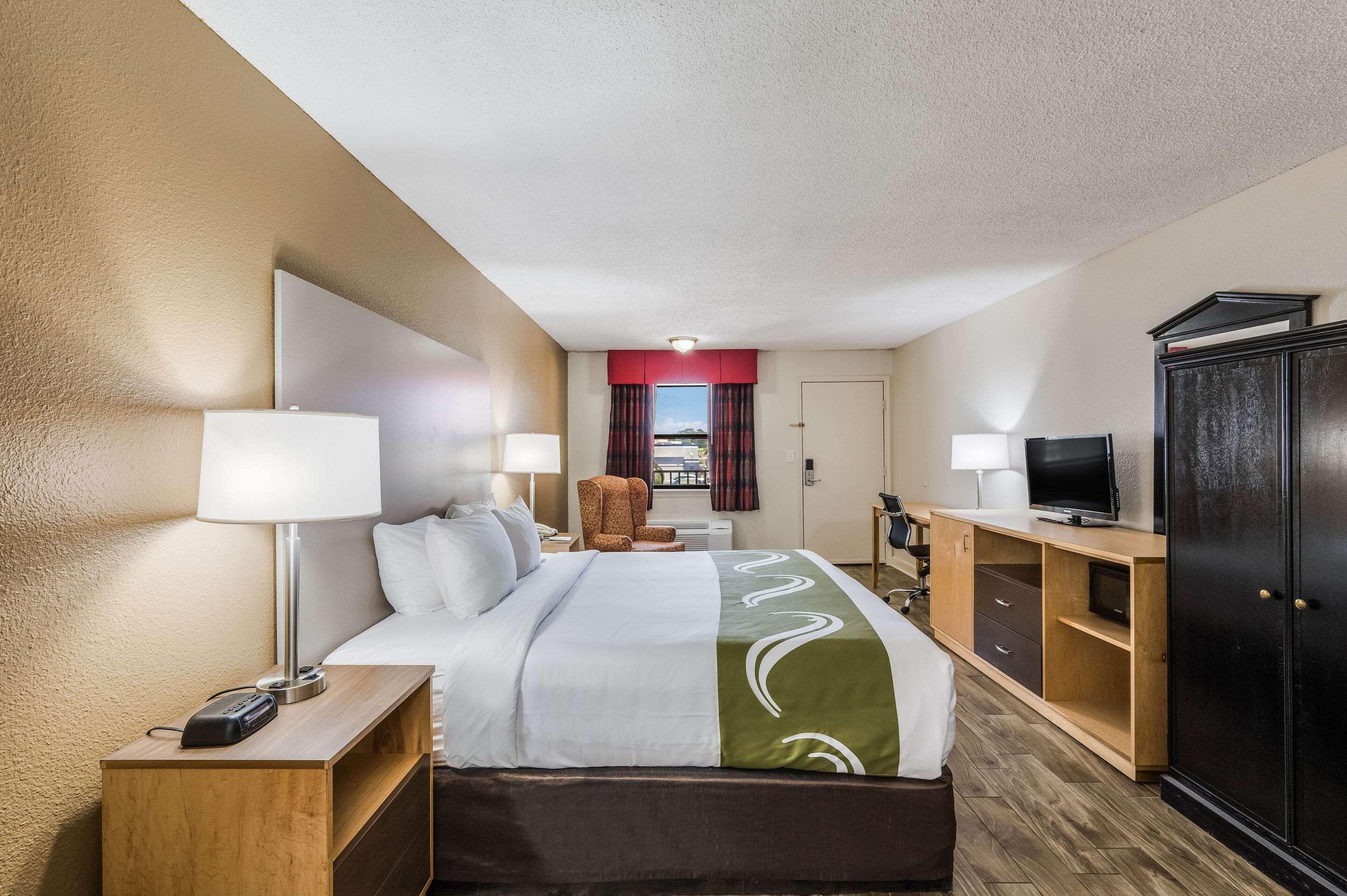 Quality Inn & Suites Hot Springs-Lake Hamilton מראה חיצוני תמונה