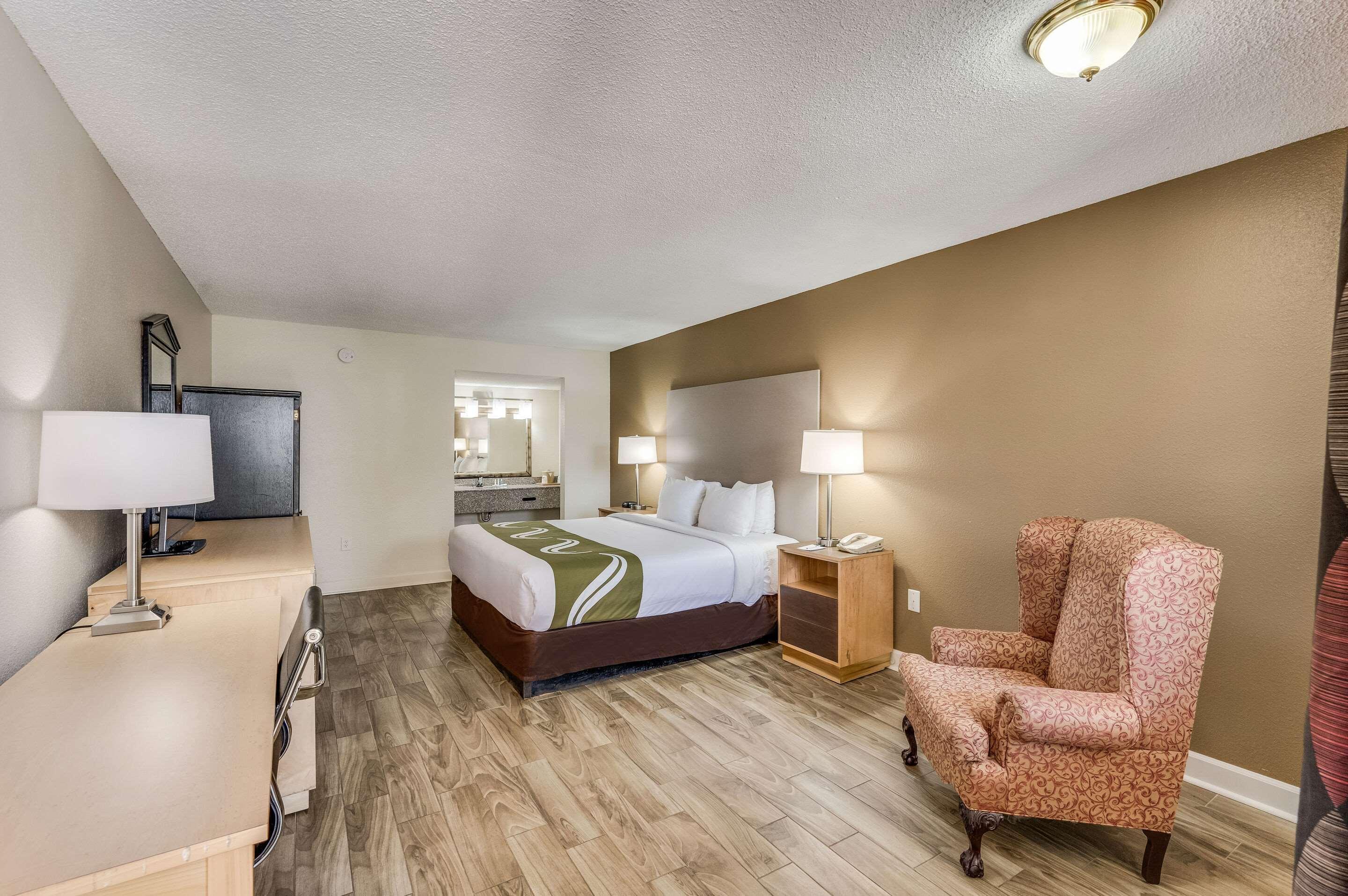 Quality Inn & Suites Hot Springs-Lake Hamilton מראה חיצוני תמונה