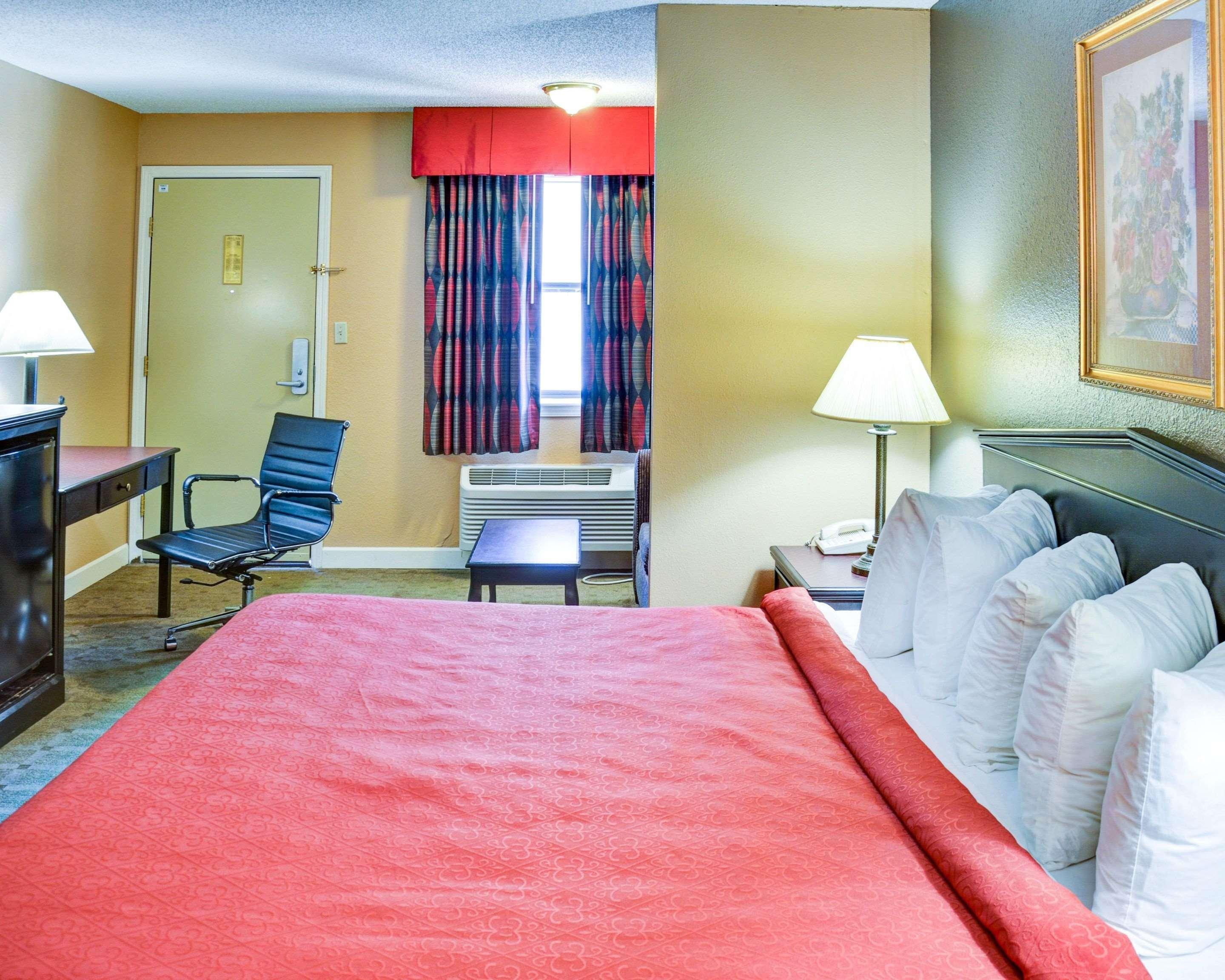 Quality Inn & Suites Hot Springs-Lake Hamilton מראה חיצוני תמונה