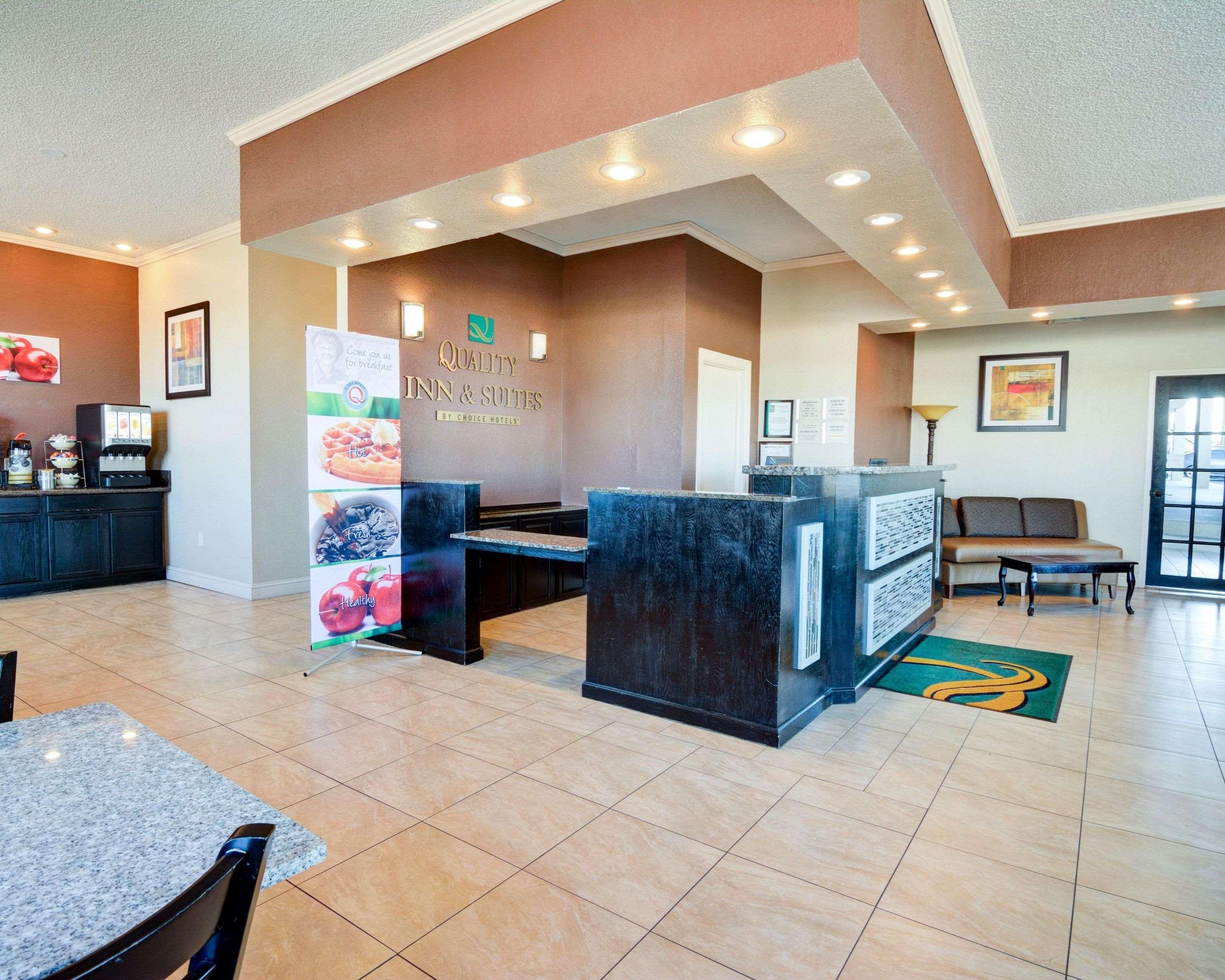 Quality Inn & Suites Hot Springs-Lake Hamilton מראה חיצוני תמונה