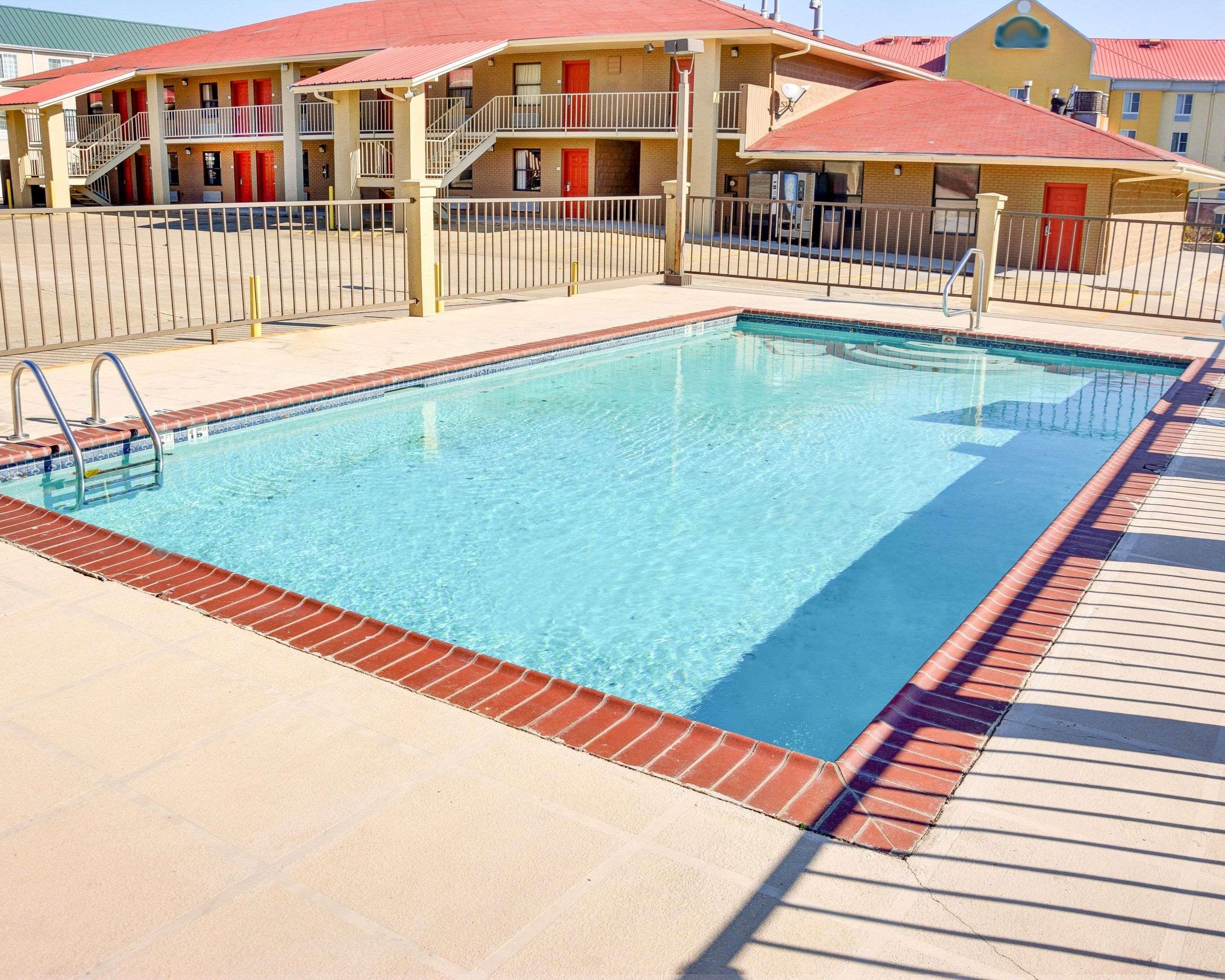 Quality Inn & Suites Hot Springs-Lake Hamilton מראה חיצוני תמונה