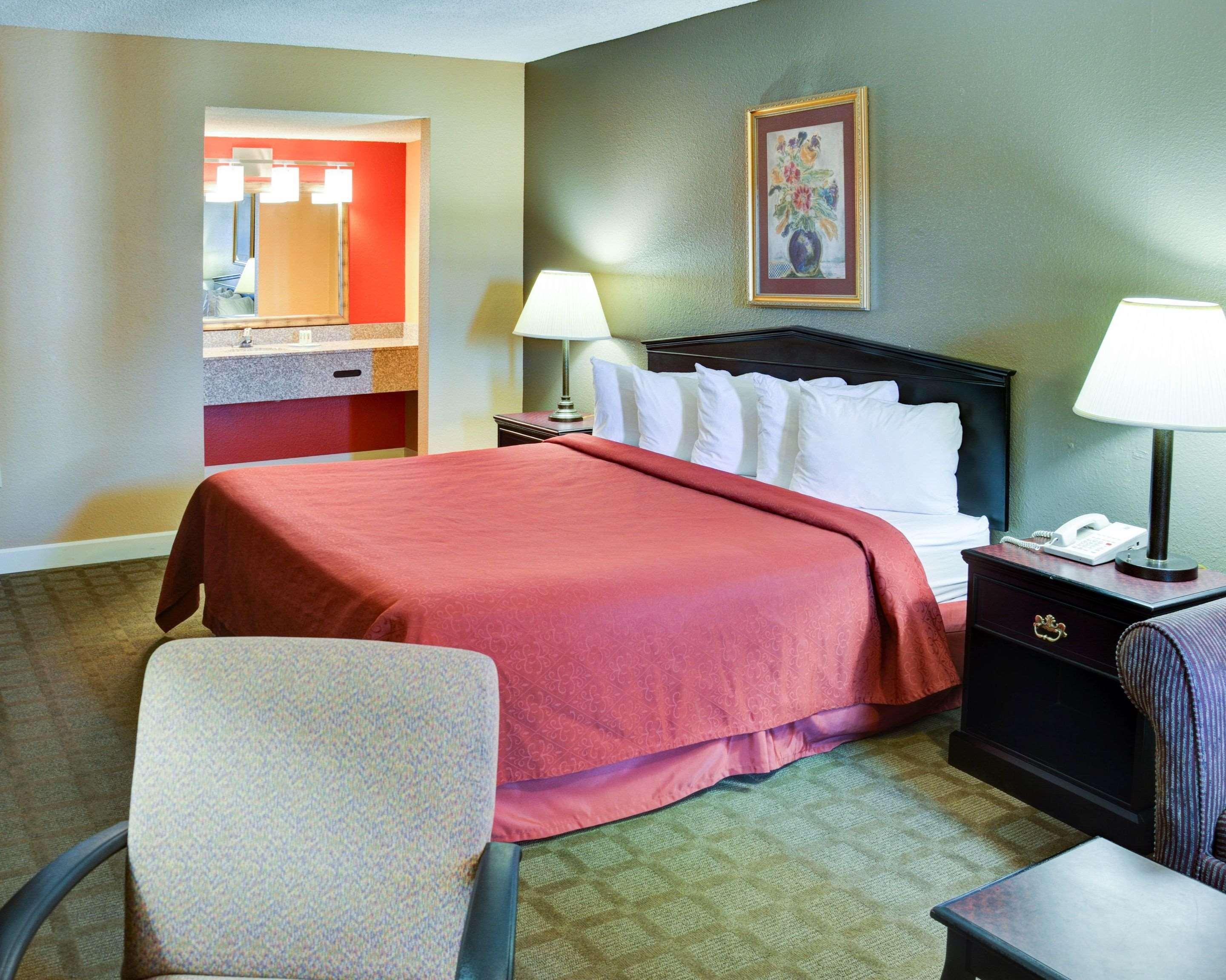 Quality Inn & Suites Hot Springs-Lake Hamilton מראה חיצוני תמונה