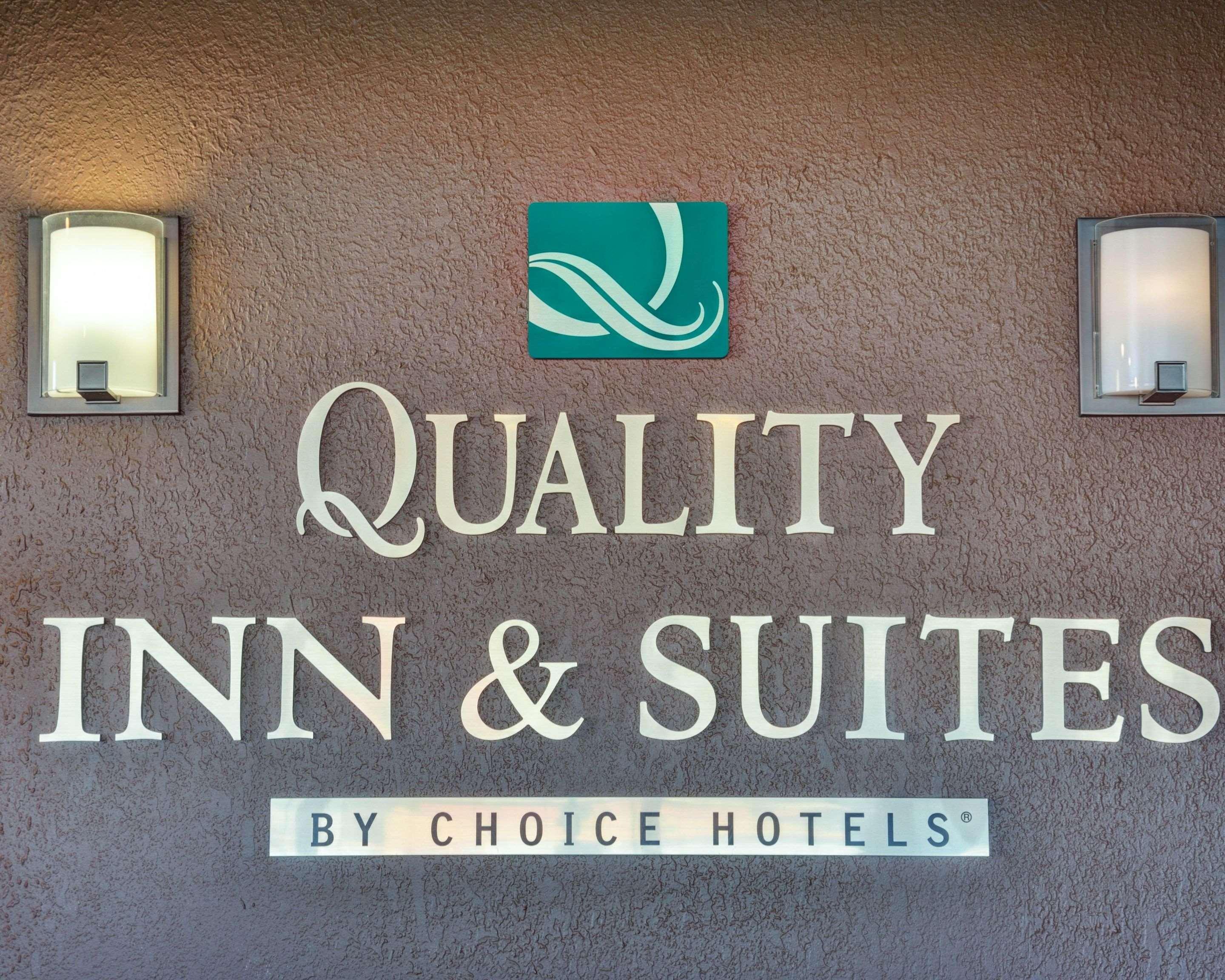 Quality Inn & Suites Hot Springs-Lake Hamilton מראה חיצוני תמונה