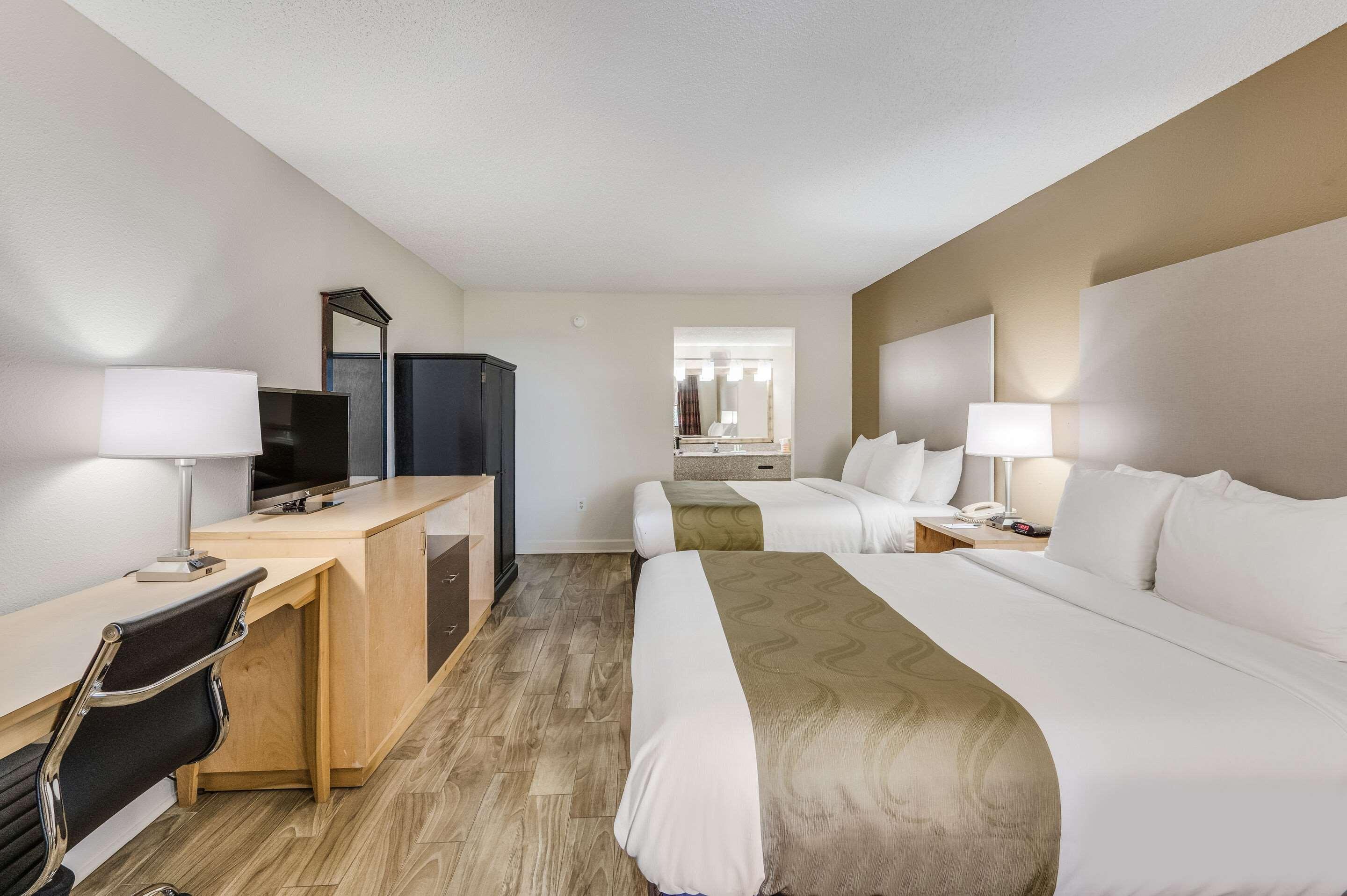 Quality Inn & Suites Hot Springs-Lake Hamilton מראה חיצוני תמונה