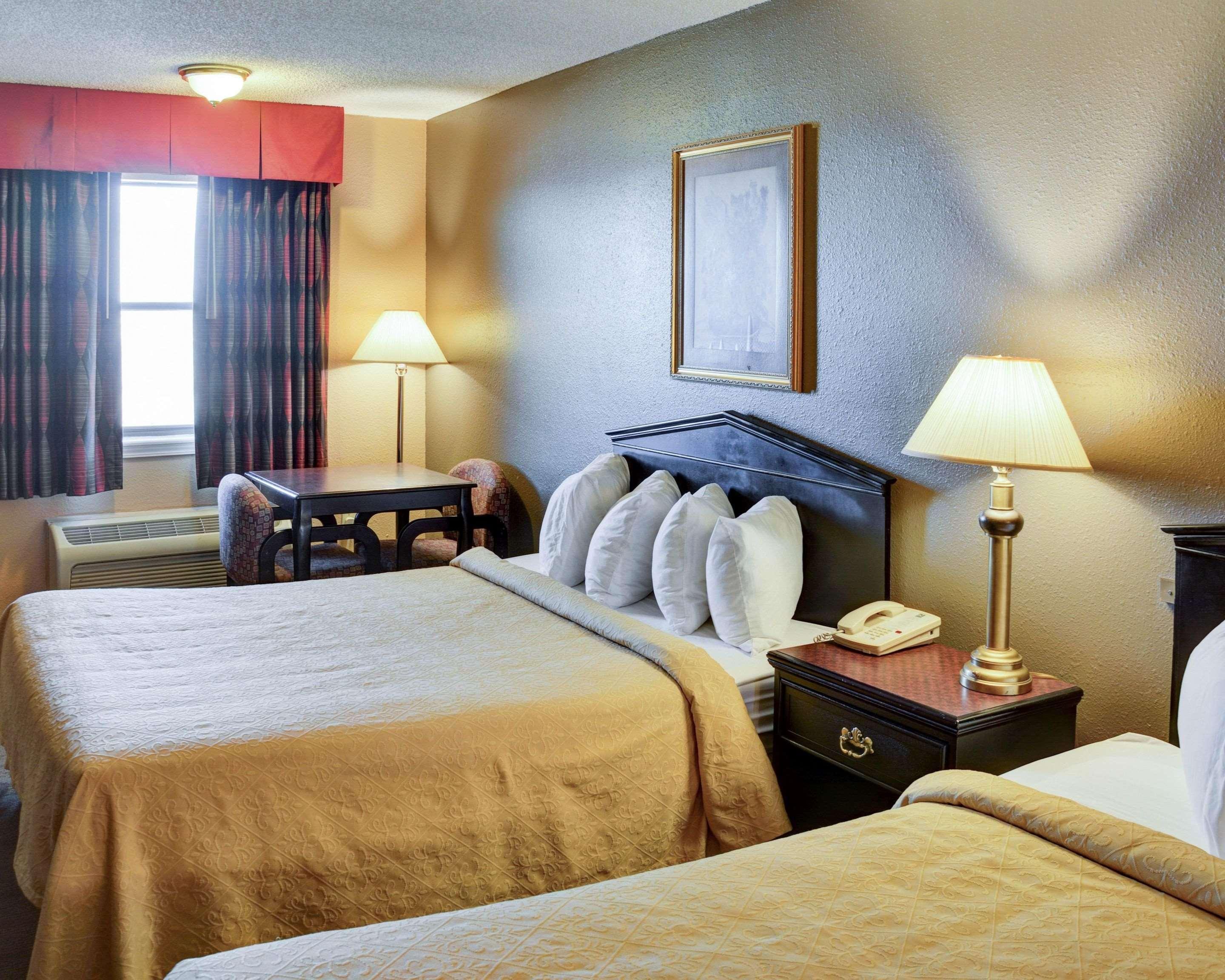 Quality Inn & Suites Hot Springs-Lake Hamilton מראה חיצוני תמונה