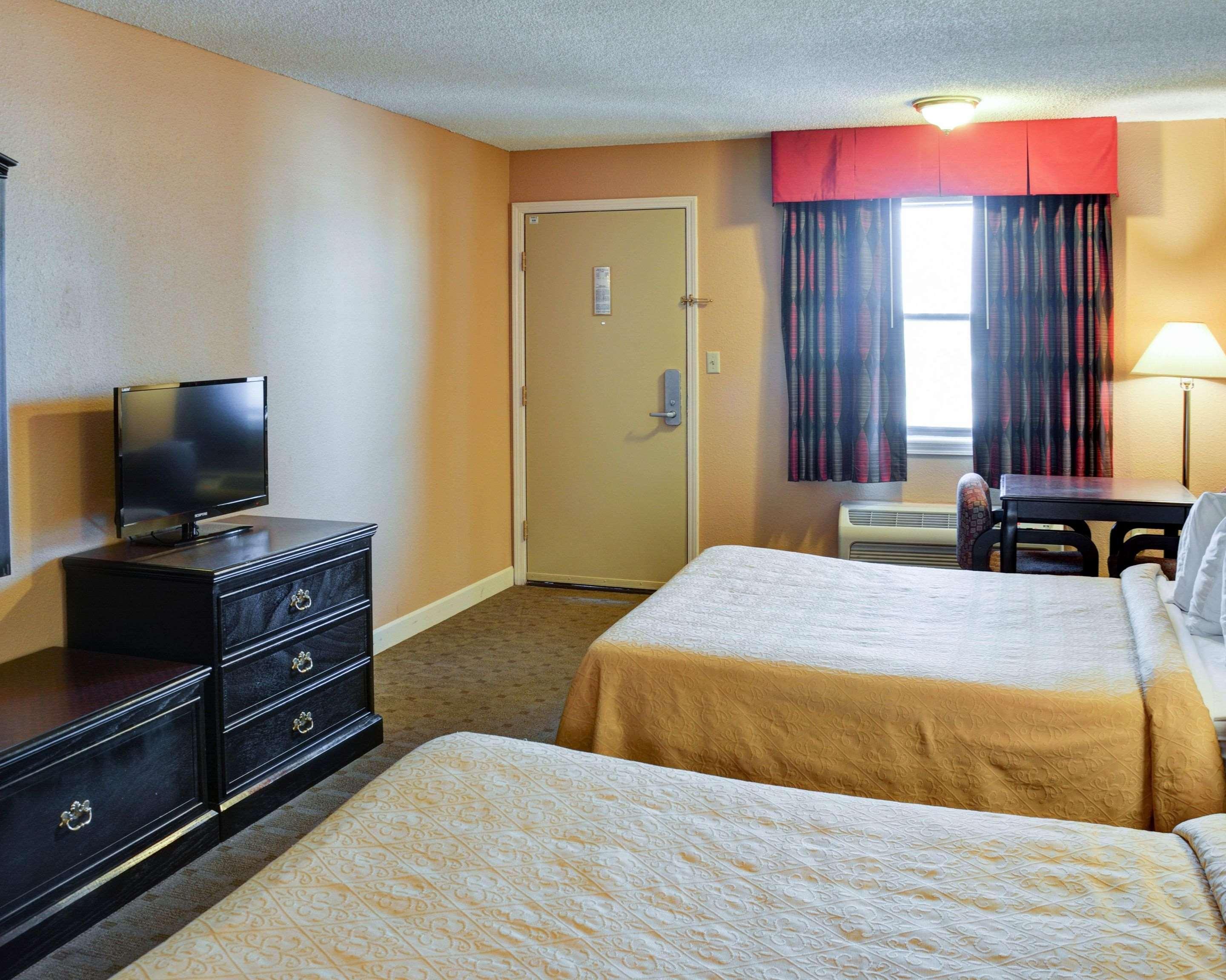 Quality Inn & Suites Hot Springs-Lake Hamilton מראה חיצוני תמונה