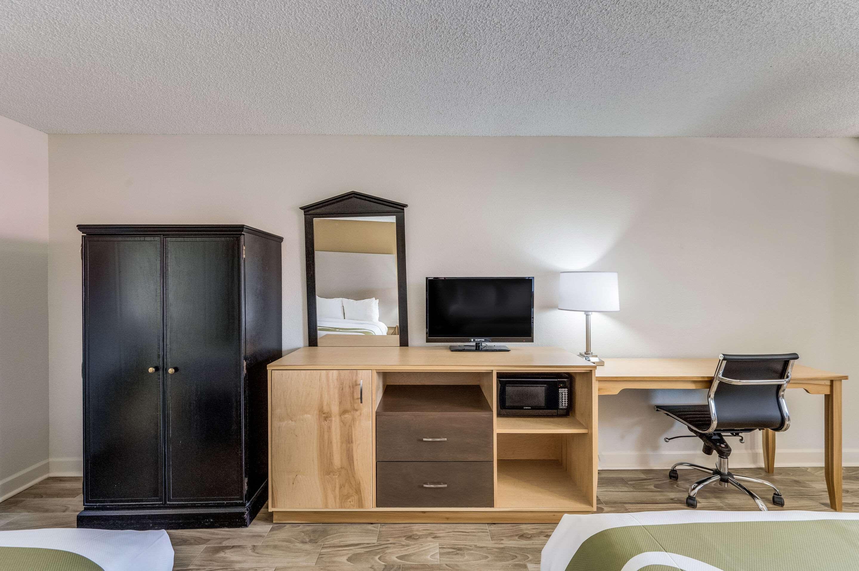 Quality Inn & Suites Hot Springs-Lake Hamilton מראה חיצוני תמונה