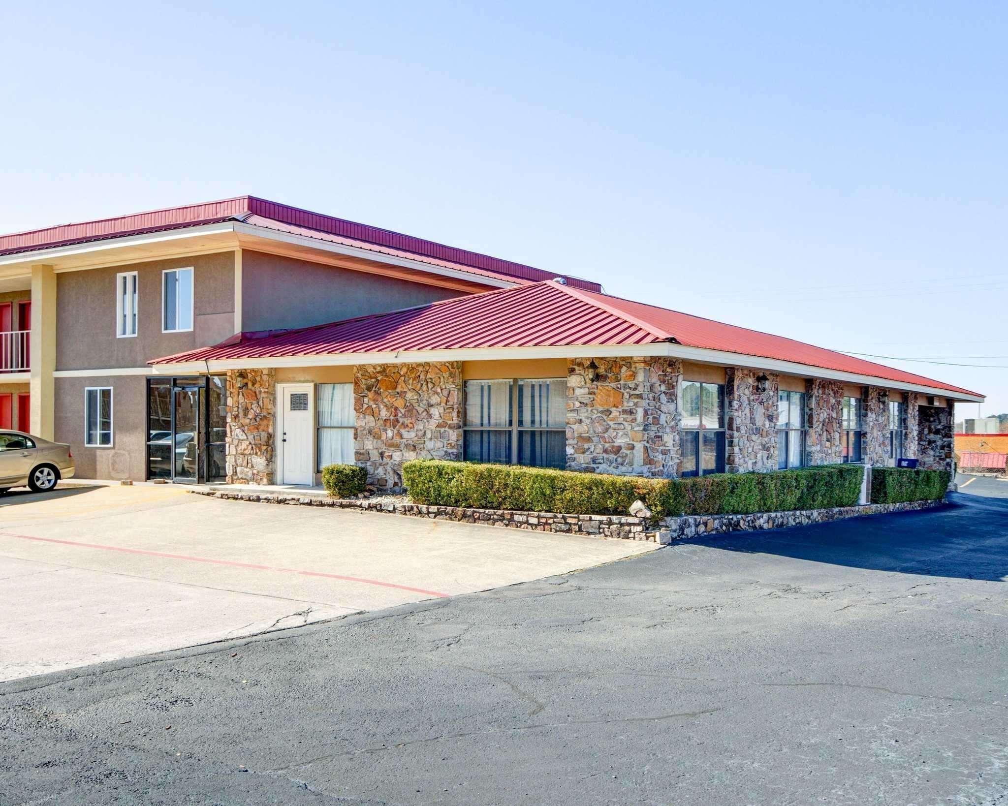 Quality Inn & Suites Hot Springs-Lake Hamilton מראה חיצוני תמונה