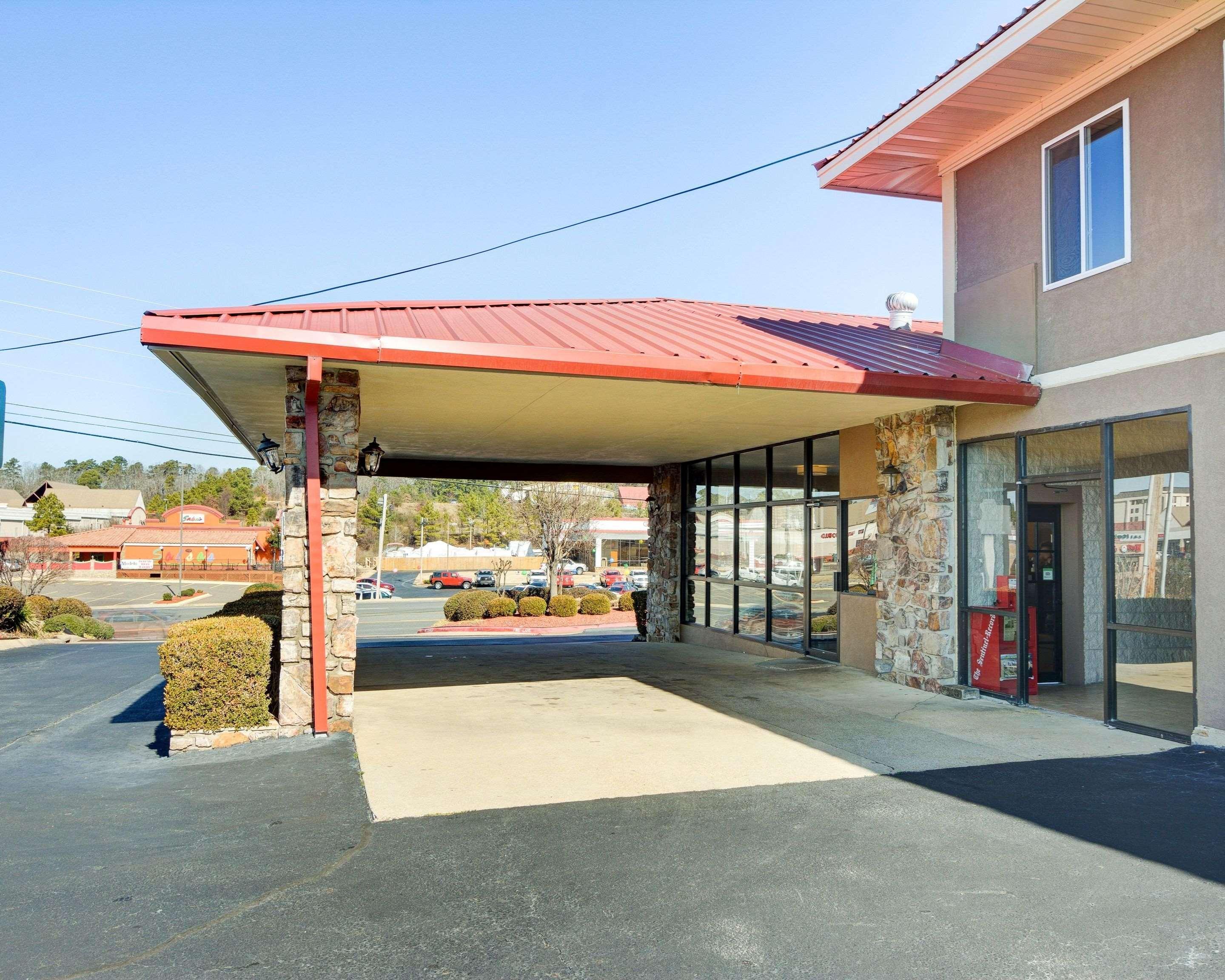Quality Inn & Suites Hot Springs-Lake Hamilton מראה חיצוני תמונה